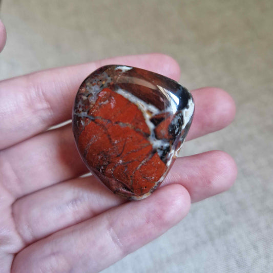 Jaspe bréchique - Ancrage