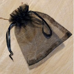 Petit sachet d'organza noir (7x7cm)