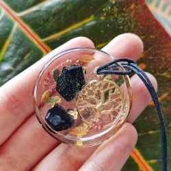Pendentif orgonite Spinelle noir - Mise au point