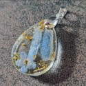 Pendentif Cyanite et résine ~ Prémonition