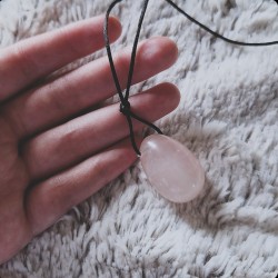 Œuf Yoni en quartz rose 