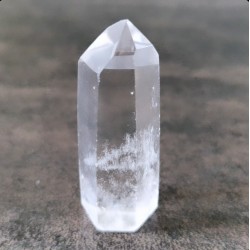 Pointe de cristal de roche de Magascar (5cm)