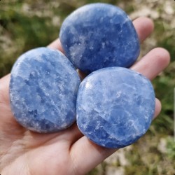 Galet de Calcite bleue ~ Sérénité