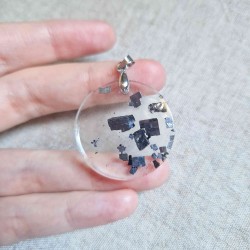 Pendentif de Galène et résine - Introspection