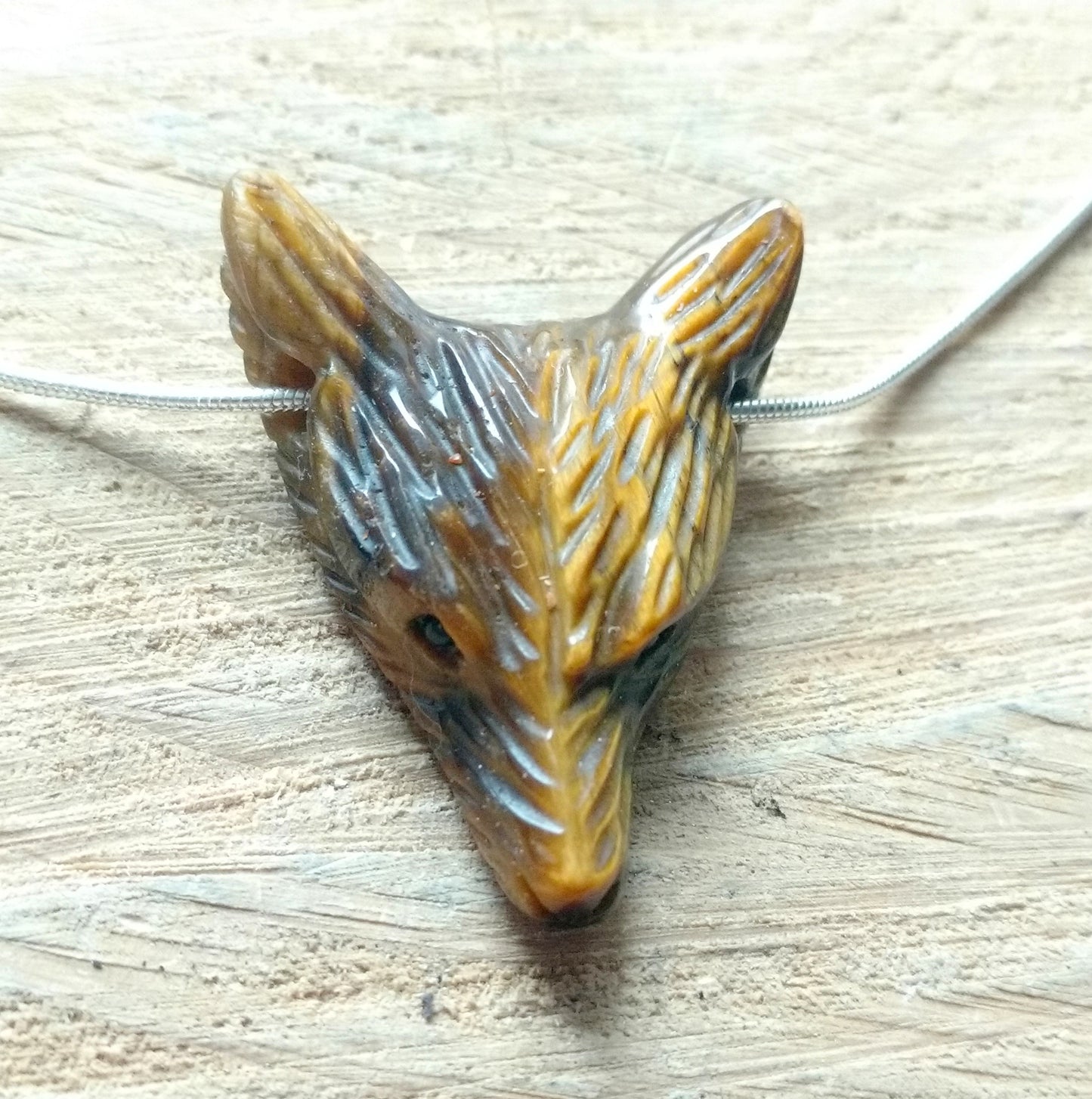 Pendentif loup Oeil de tigre ~ Confiance en soi
