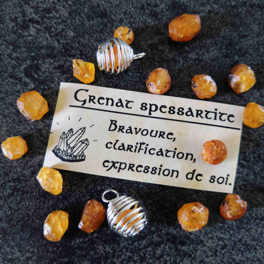 Petit pendentif de Grenat spessartite ~ Éveil à soi-même