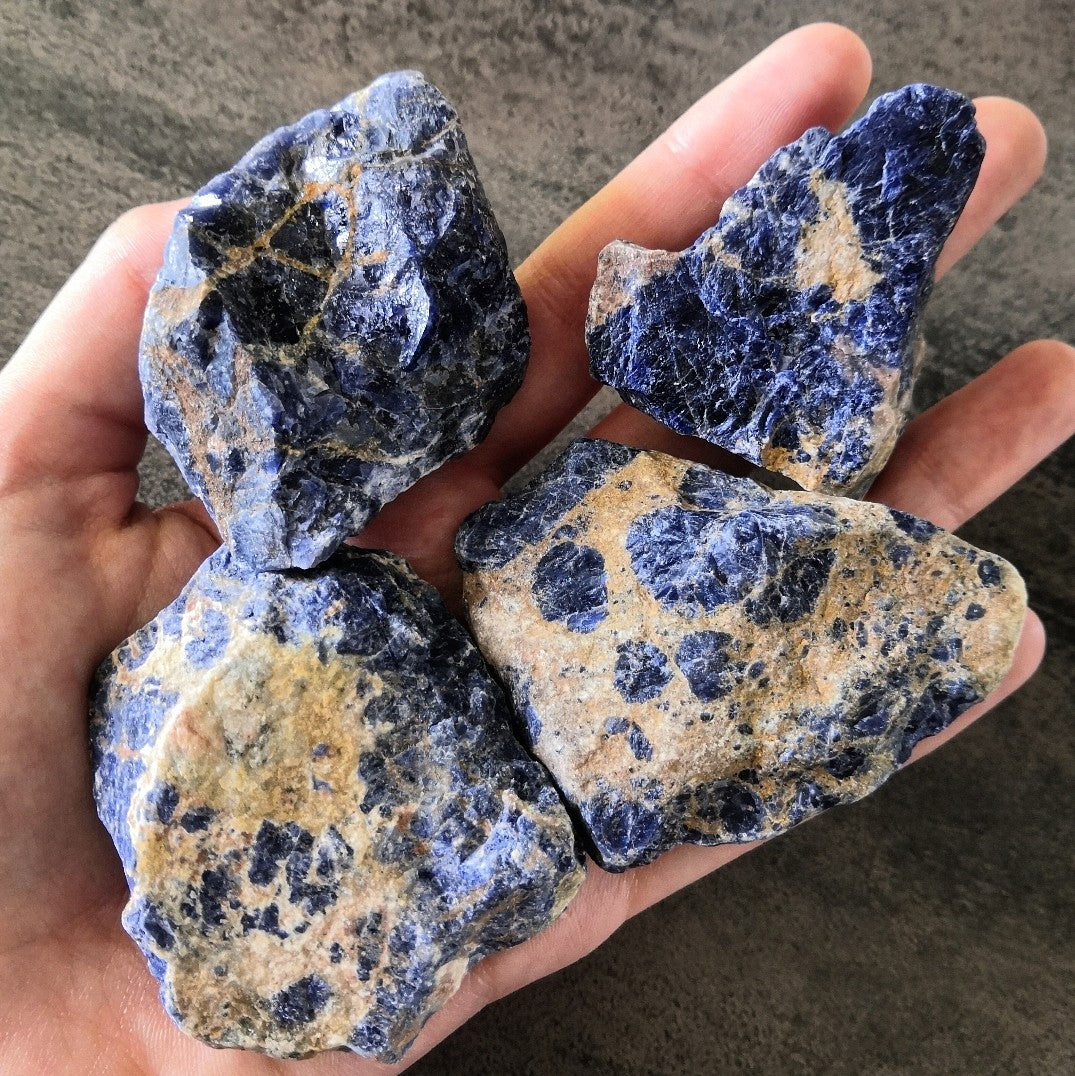 Sodalite orange brute ~ Intuition