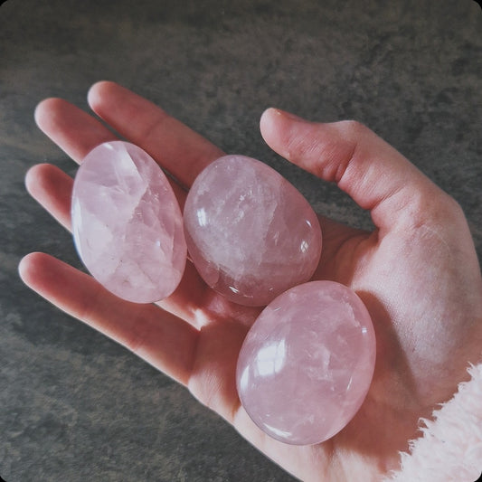 Galet de Quartz rose (4cm) ~ Douceur